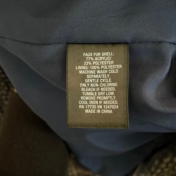 Mossimo Women’s Faux Fur Vest, Size Medium - Picture 4 of 6